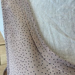 Gap sleeveless blouse tan dots